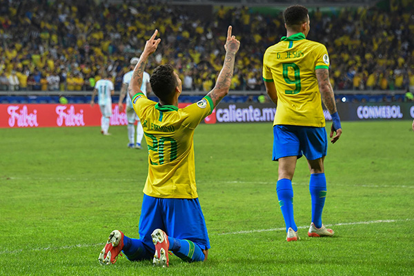 包含赛后尼斯主帅复盘——美洲杯节点到来,压力陡增,团队化学反应显著的词条 包含赛后尼斯主帅复盘——美洲杯节点到来,压力陡增,团队化学反应显著的词条