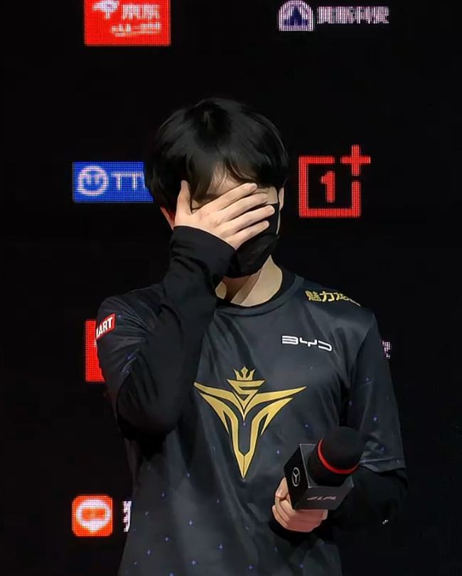 包含Rookie迎来五赛季高光表现,巴塞罗那球迷沸腾!的词条 包含Rookie迎来五赛季高光表现,巴塞罗那球迷沸腾!的词条