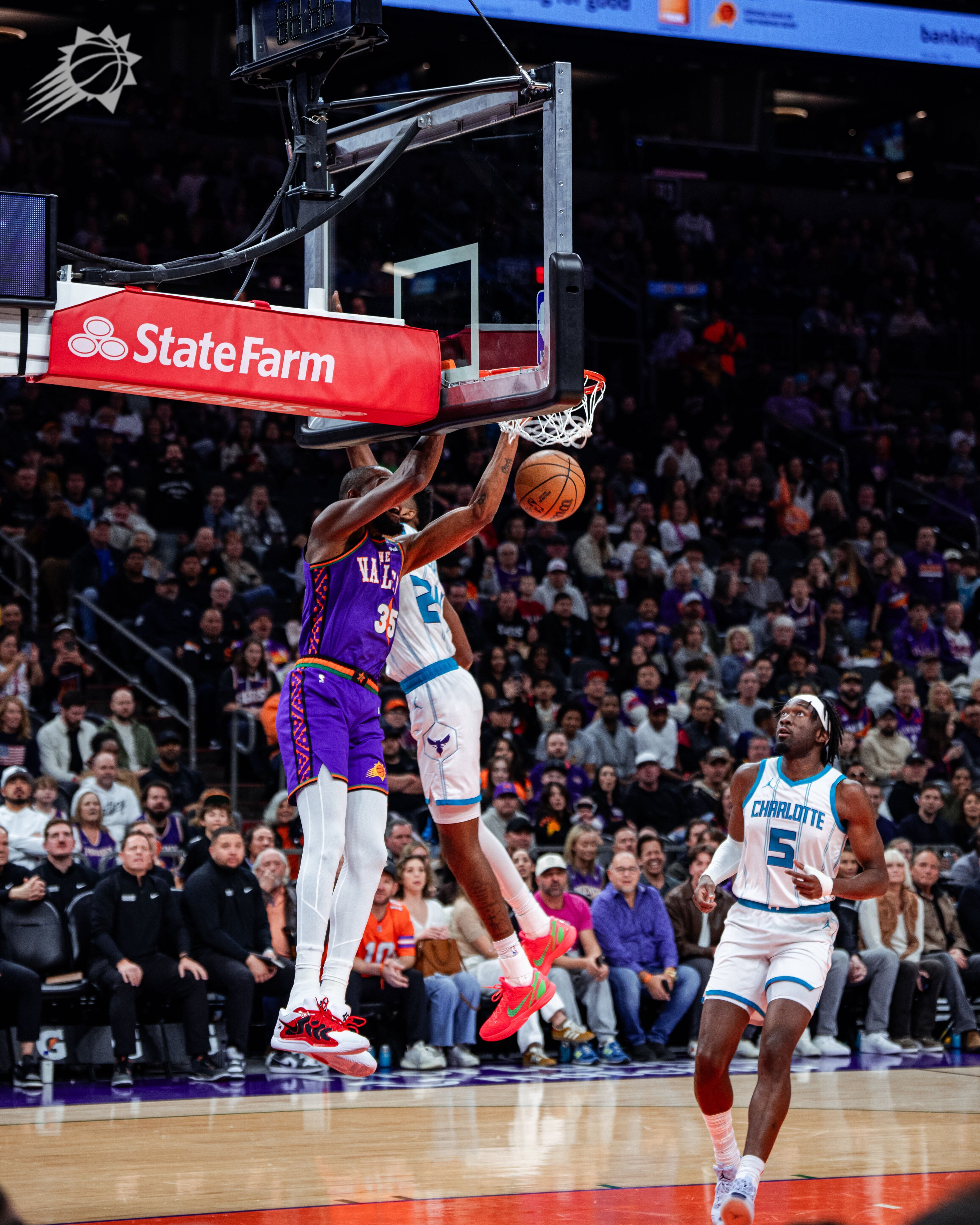 包含赛后夏洛特黄蜂刷新队史纪录——意大利杯节点到来，球迷炸锅，阵容厚度经受考验的词条