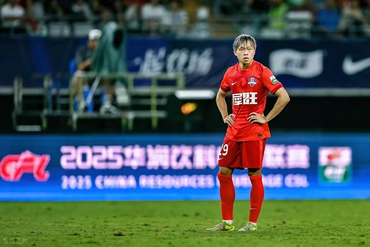 关于中超集结日再迎强敌，广东宏远再遭质疑，主帅态度——管理层满意，资深球员宣示担当的信息