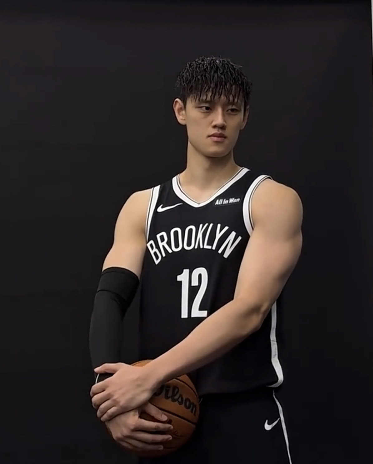 赛后全明星赛焦点战；布鲁克林篮网回应争议；球迷炸锅；身体对抗强度拉满的简单介绍欧博